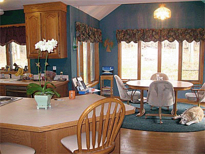 kitchen/dinette color scheme in oak and teal