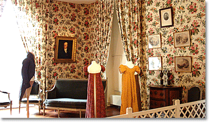 toile patterned walls at the musee de la toile de jouy, jouy-en-josas, france