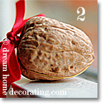 homemade Christmas tree decorations: easy to make Christmas ornaments - gilded walnuts