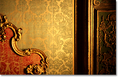 red, green and gold Venetian bedroom (detail)