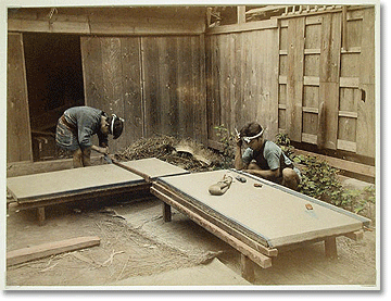 Men making japanese tatami mat, late 19th century