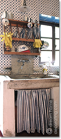 Marble sink and splashback with wooden dish rack, Tuscan farmhouse kitchen