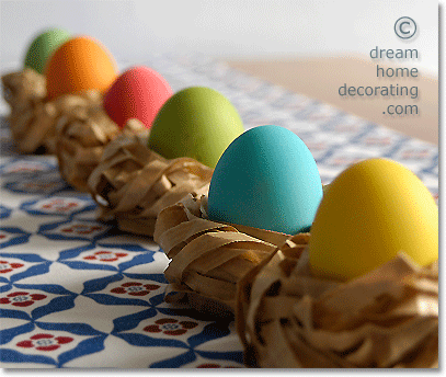 Little paper Easter nests for table decoration