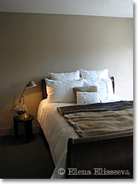 neutral color bedroom