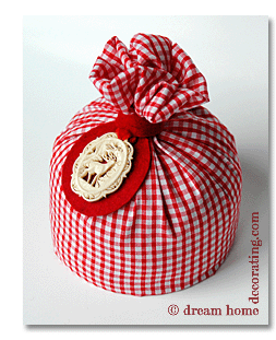 doorstop: round fabric bag filled with sand