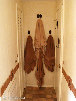 Tuscan bathroom design Tuscan bathroom design